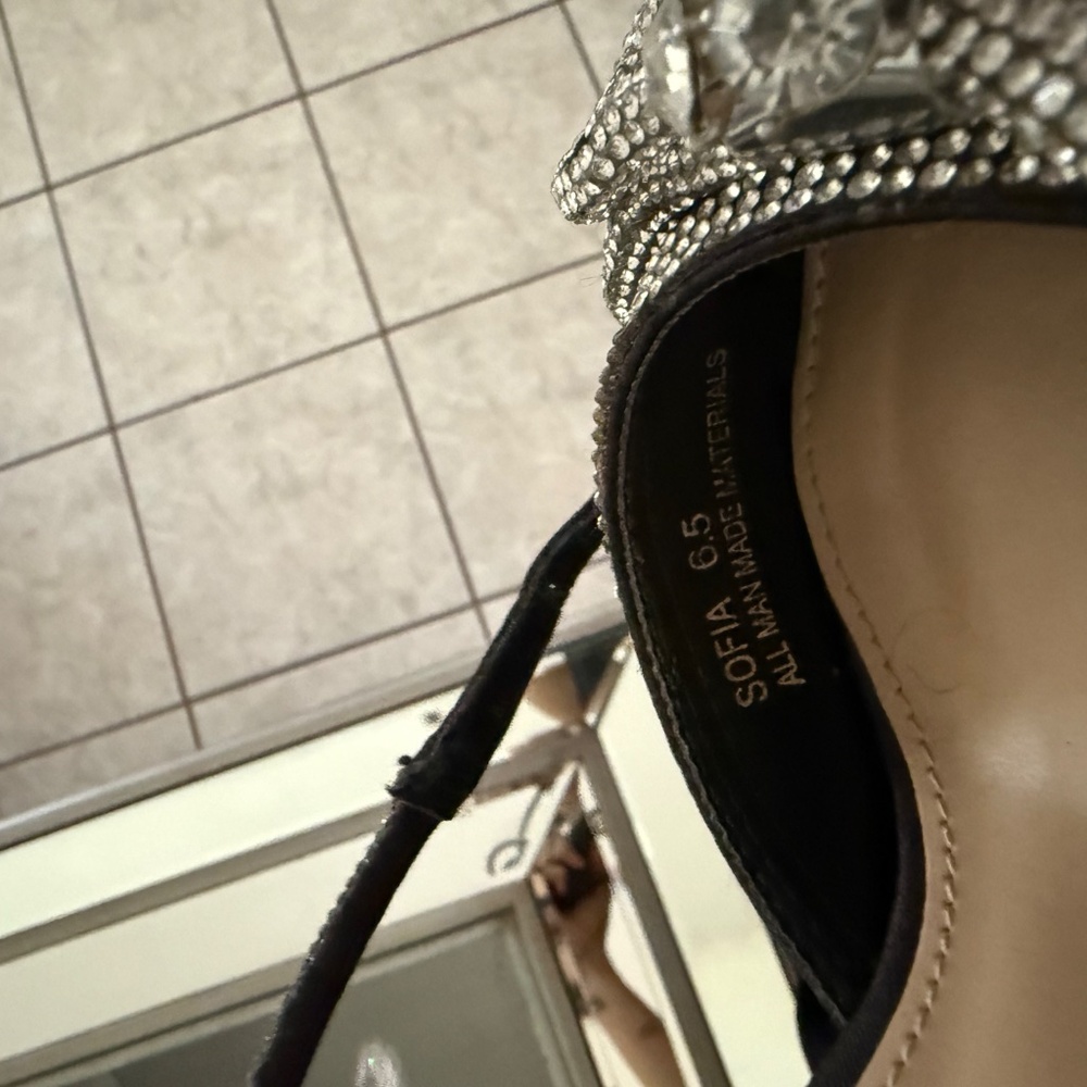 Shoes - Picture 3 of 4